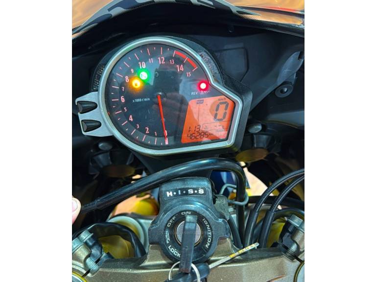 HONDA - CBR 1000RR - 2011/2011 - Laranja - R$ 44.500,00