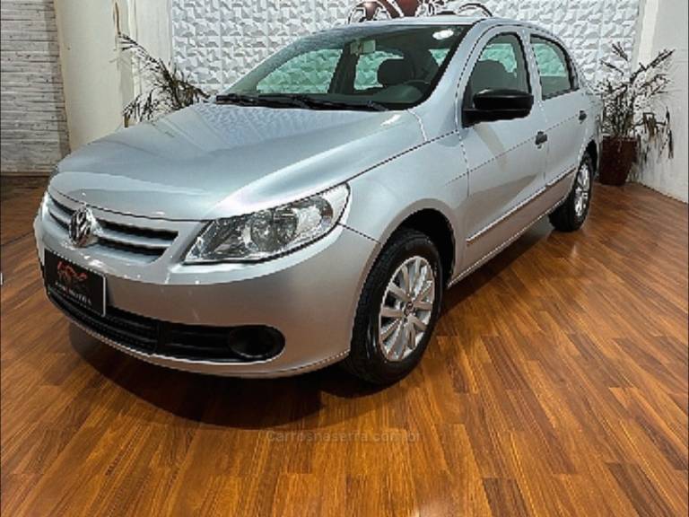VOLKSWAGEN - VOYAGE - 2013/2013 - Prata - R$ 34.500,00