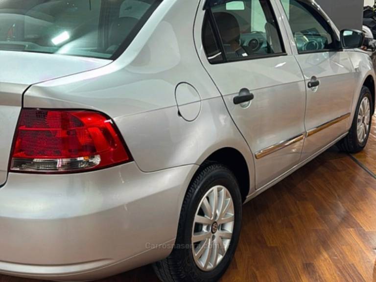 VOLKSWAGEN - VOYAGE - 2013/2013 - Prata - R$ 34.500,00