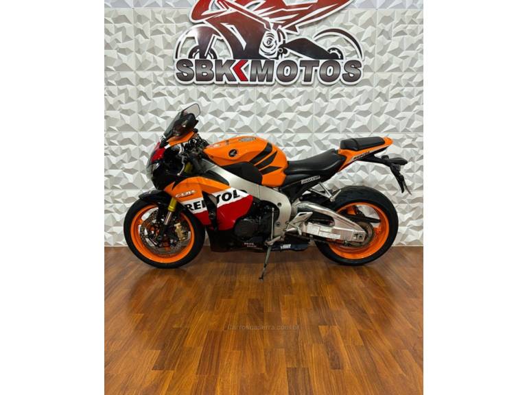 HONDA - CBR 1000RR - 2011/2011 - Laranja - R$ 44.500,00