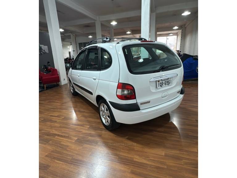 RENAULT - SCÉNIC - 2011/2011 - Branca - R$ 21.000,00