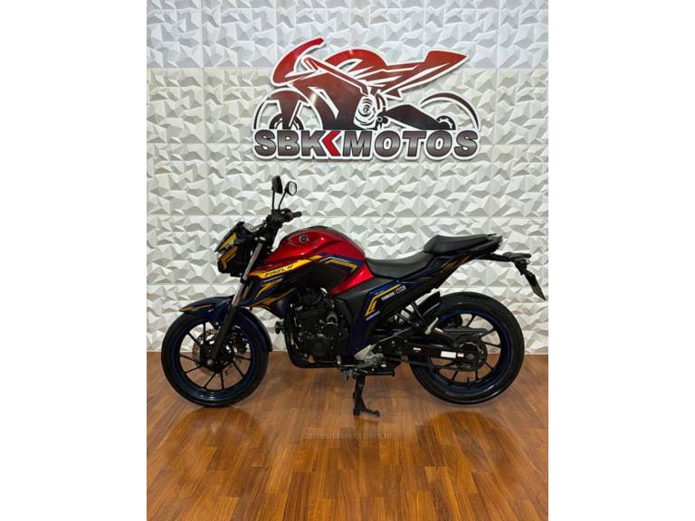 YAMAHA - FAZER - 2023/2023 - Vermelha - R$ 23.500,00