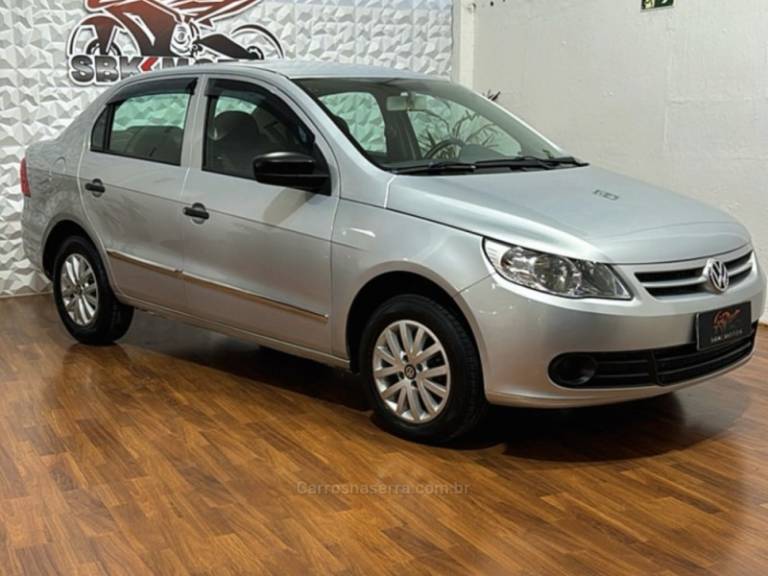 VOLKSWAGEN - VOYAGE - 2013/2013 - Prata - R$ 34.500,00