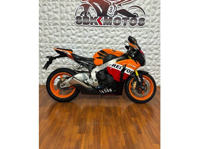 HONDA - CBR 1000RR - 2011/2011 - Laranja - R$ 44.500,00
